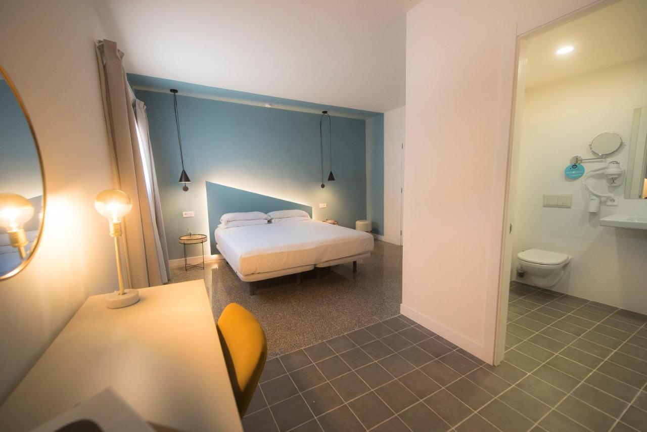 Classic Double Room,1756448511:JPEG