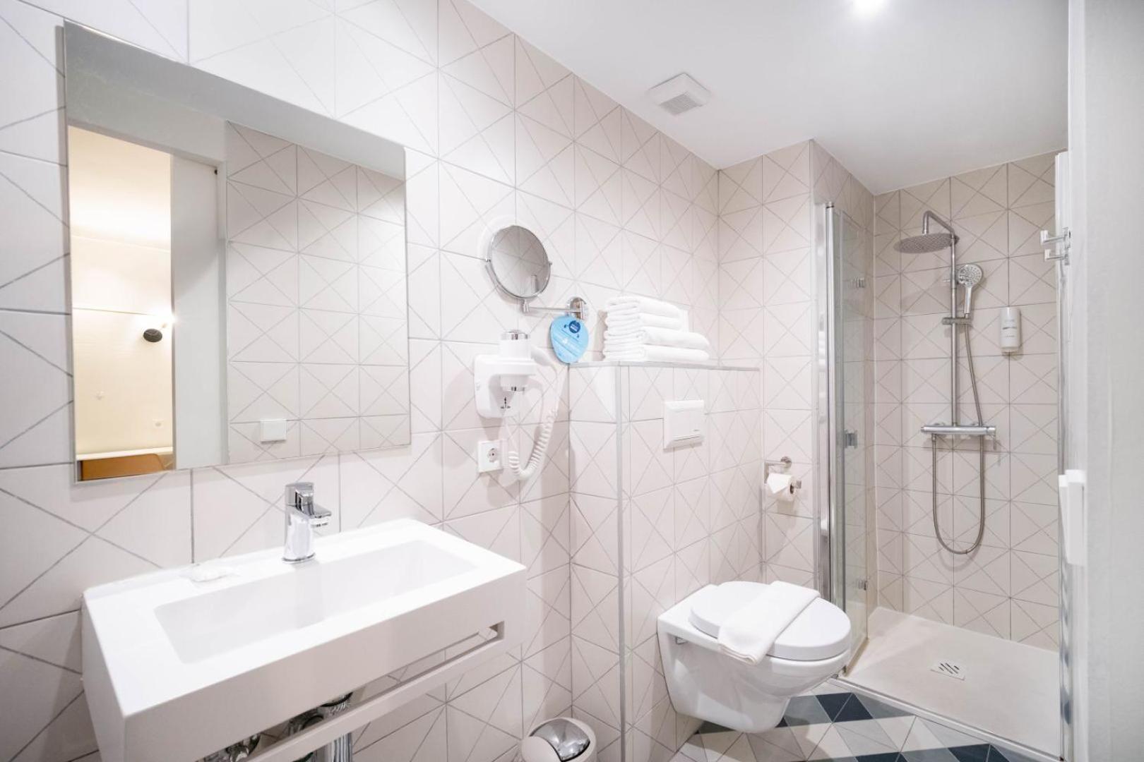 Double Room,1774469740:JPEG